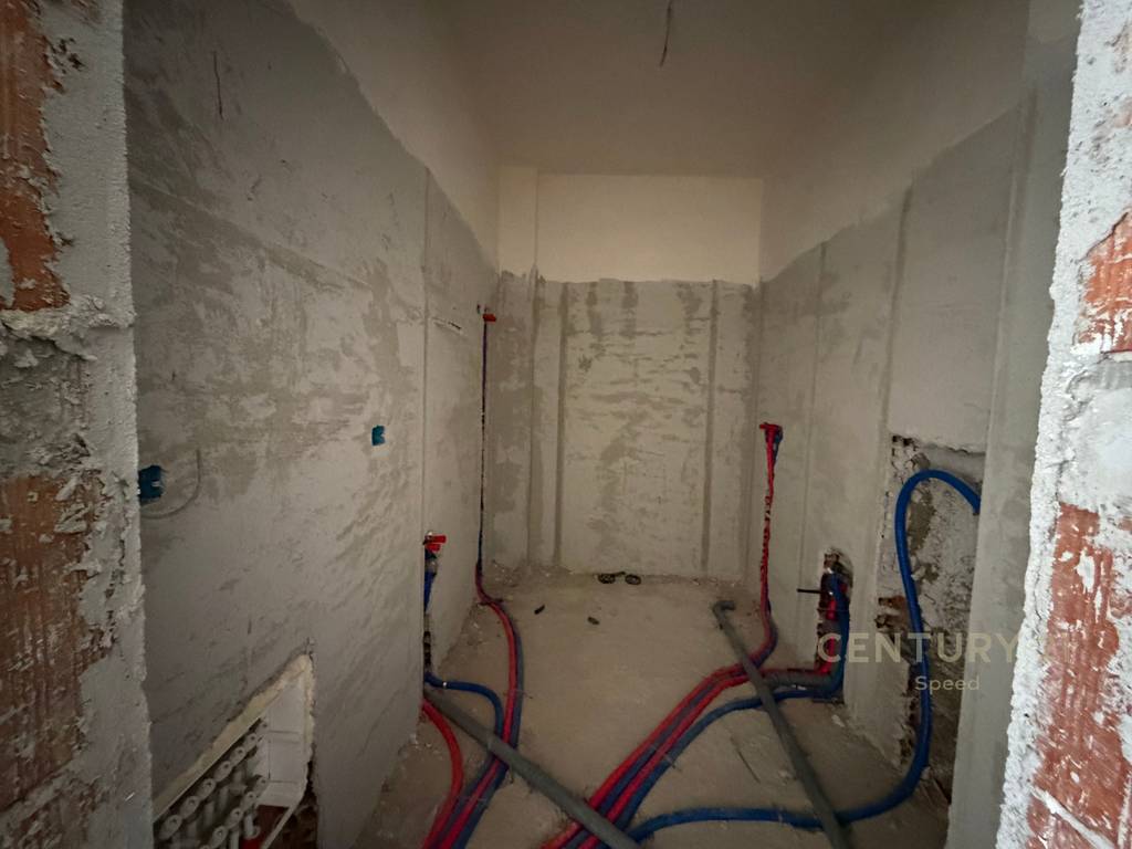 Apartament 1+1 ne Paskuqan, prane te Bulevardit te Ri! 4