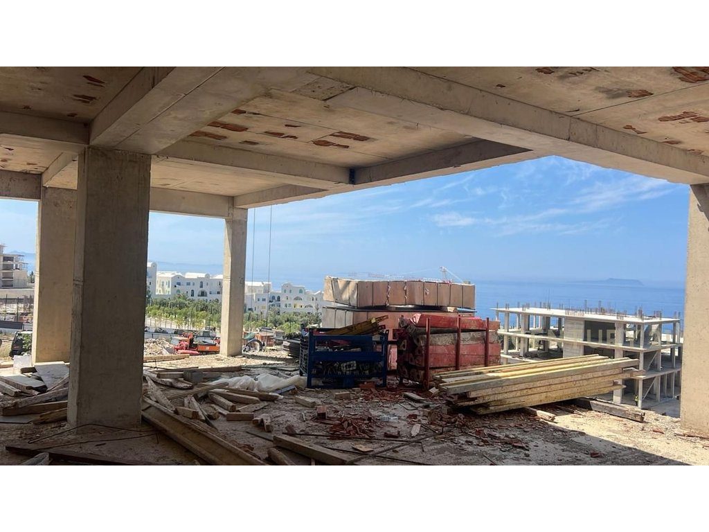 Apartament 2+1 dhe post parkimi në shitje në Dhërmi, Vlorë ne kompleksin Square Village!!