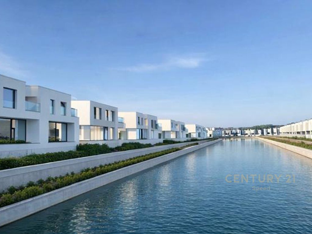 Vilë luksoze në shitje në Turquoise Marina tek Gjiri i Lalzit, Hamallaj! 3