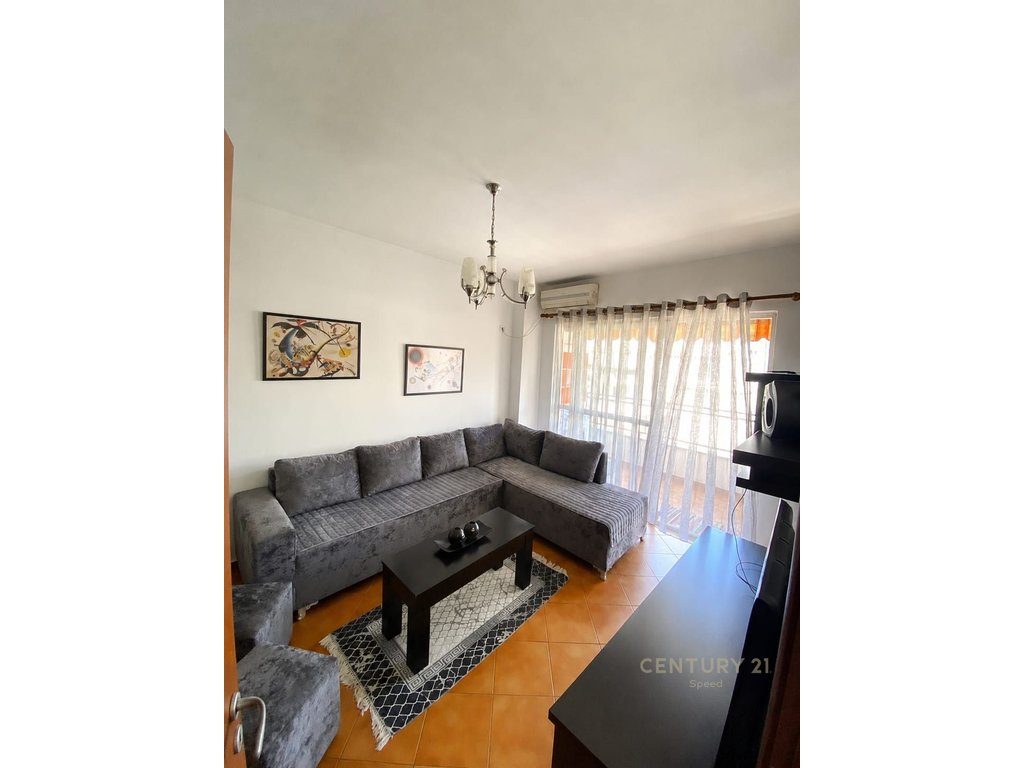 Jepet me qira apartament 1+1 në Astir! 4