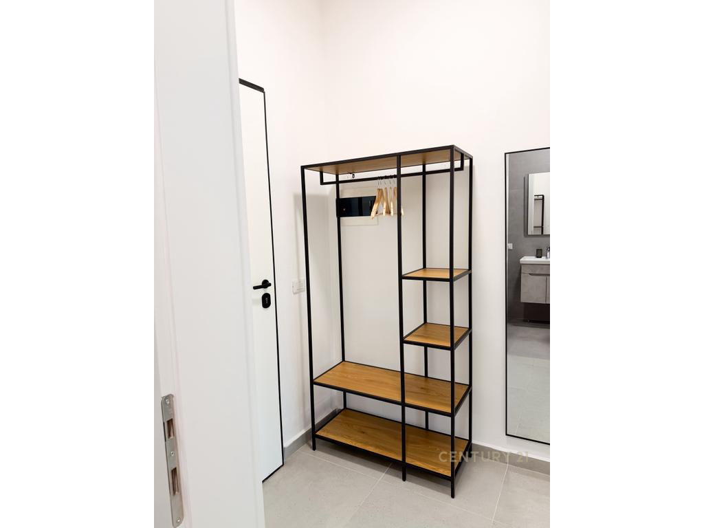 Apartament 1+1 Per Qira Tek Liqeni Thate!! 3