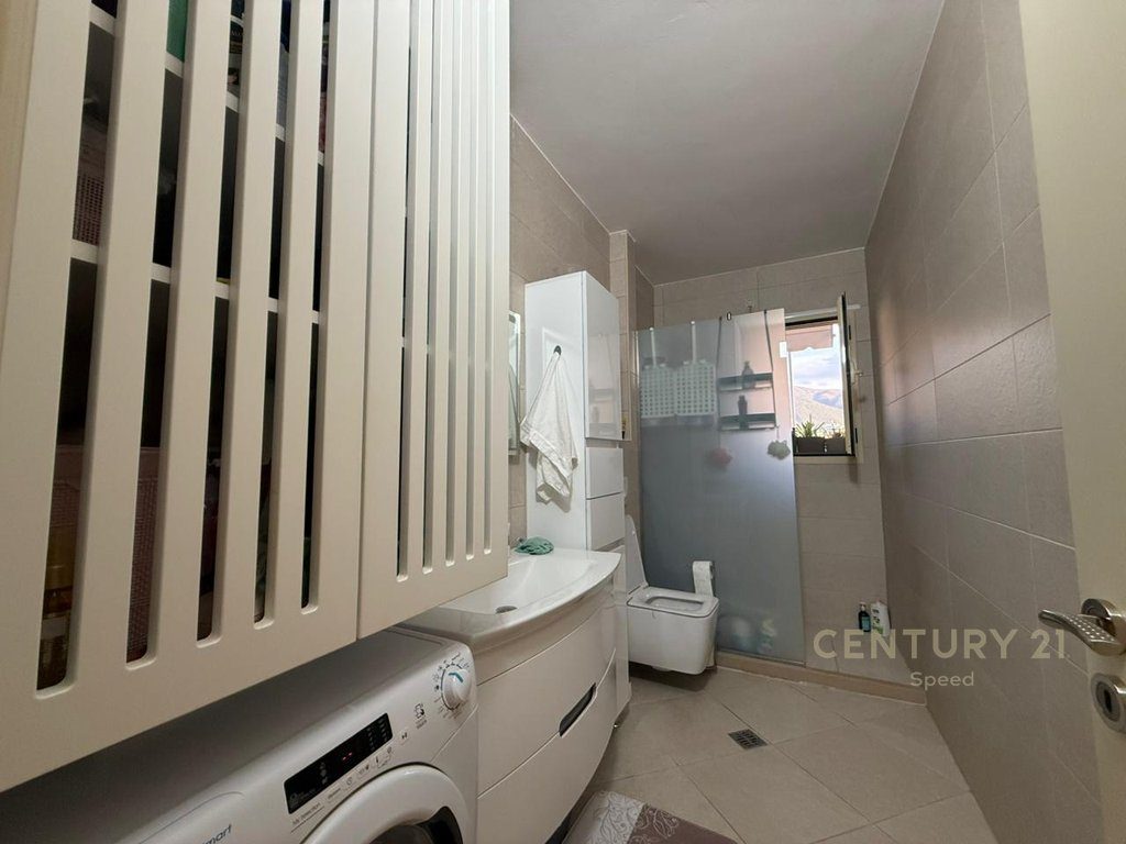 Apartament 2+1 në shitje në Lungomare! 3