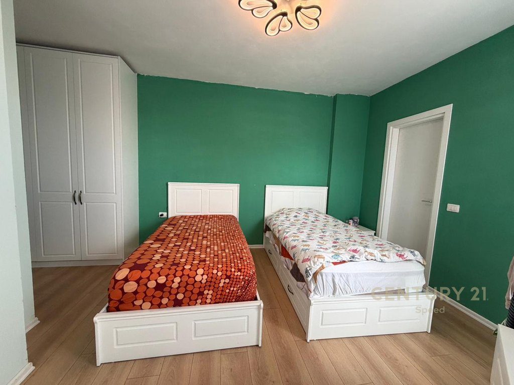 Shesim apartament 2+1+2 ne Rrugen "5 Maji"! 2