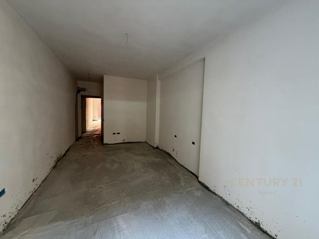 Apartament 2+1+2 Për Shitje në Paskuqan!! 4