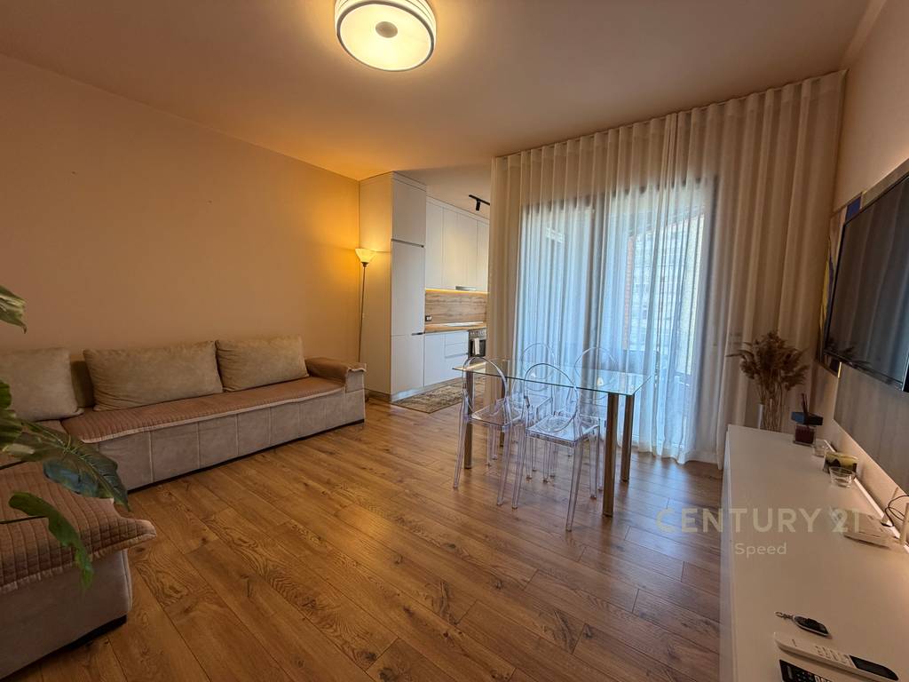 Ofrojme apartament 1+1 me qira!