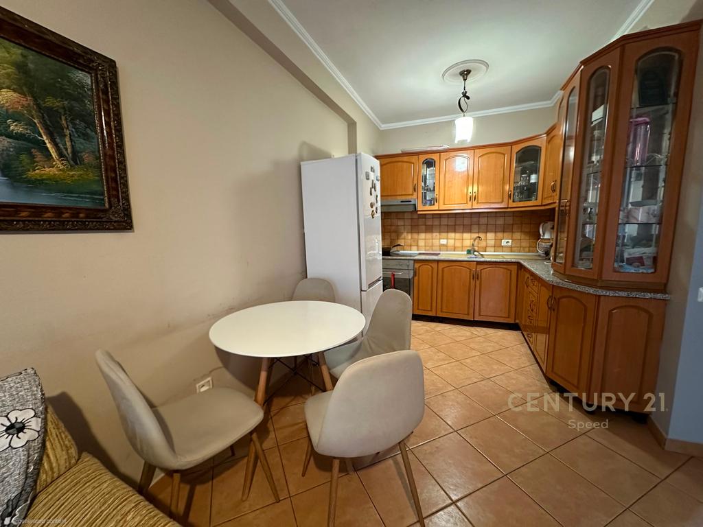 JEPET ME QIRA APARTAMENT 2+1 PRANË SHKOLLËS SË BASHKUAR 4