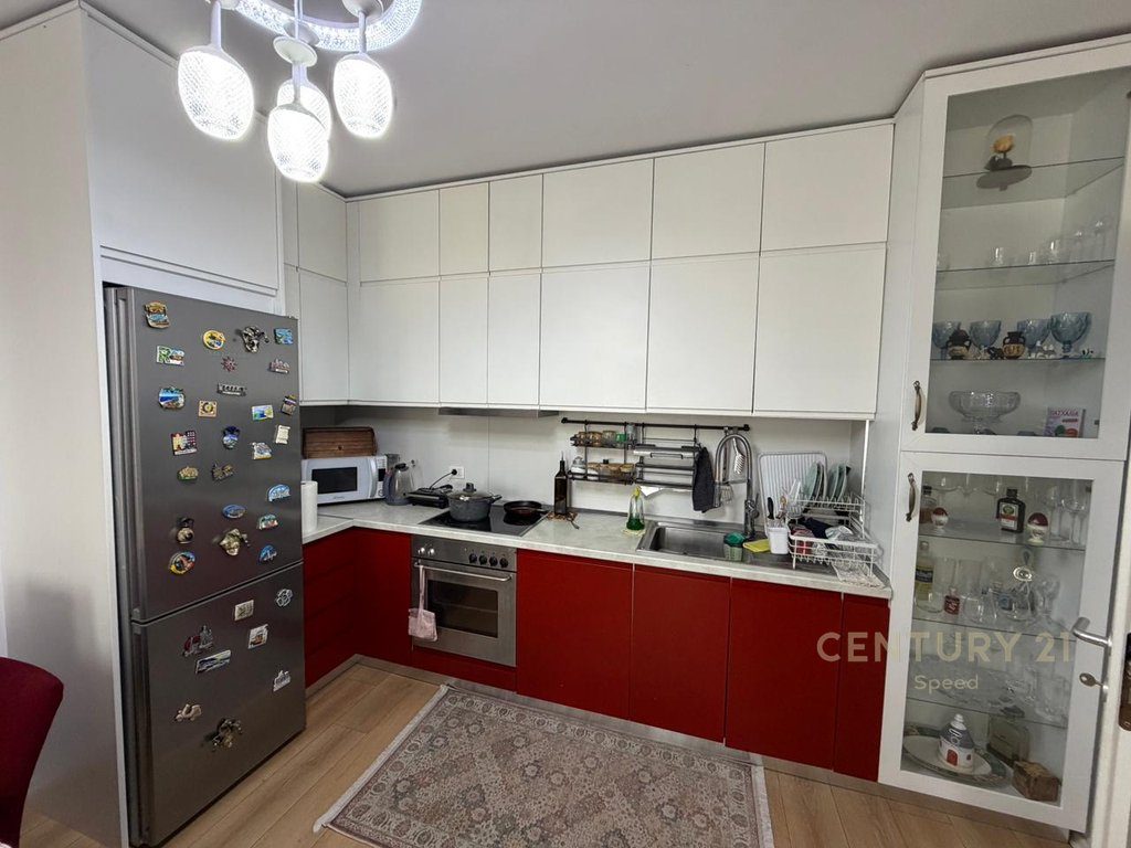 Shesim apartament 2+1+2 ne Rrugen "5 Maji"! 3