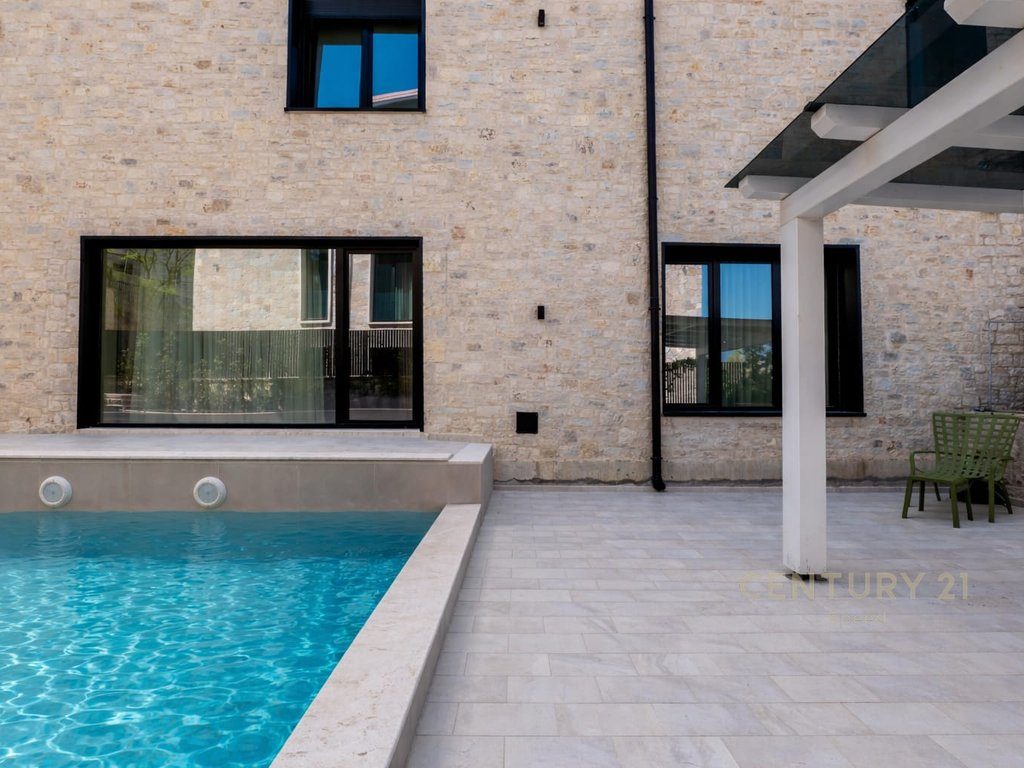 Shesim vile individuale me pishine tek Secret Garden Residence