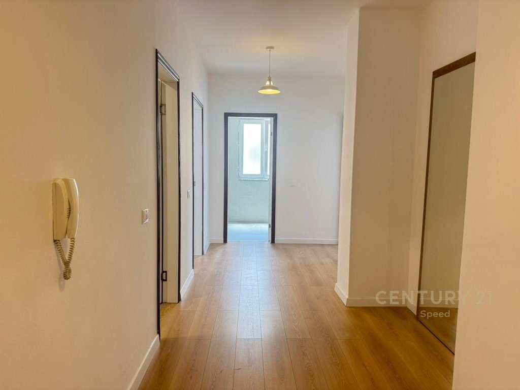 Jepet me Qira Apartament 2+1+2 në Yzberisht! 4