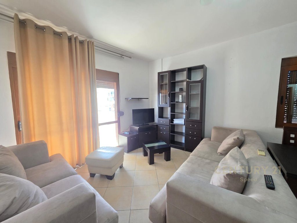 JEPET APARTAMEN 2+1+2 ME QIRA TE 21 DHJETORI!!! 2