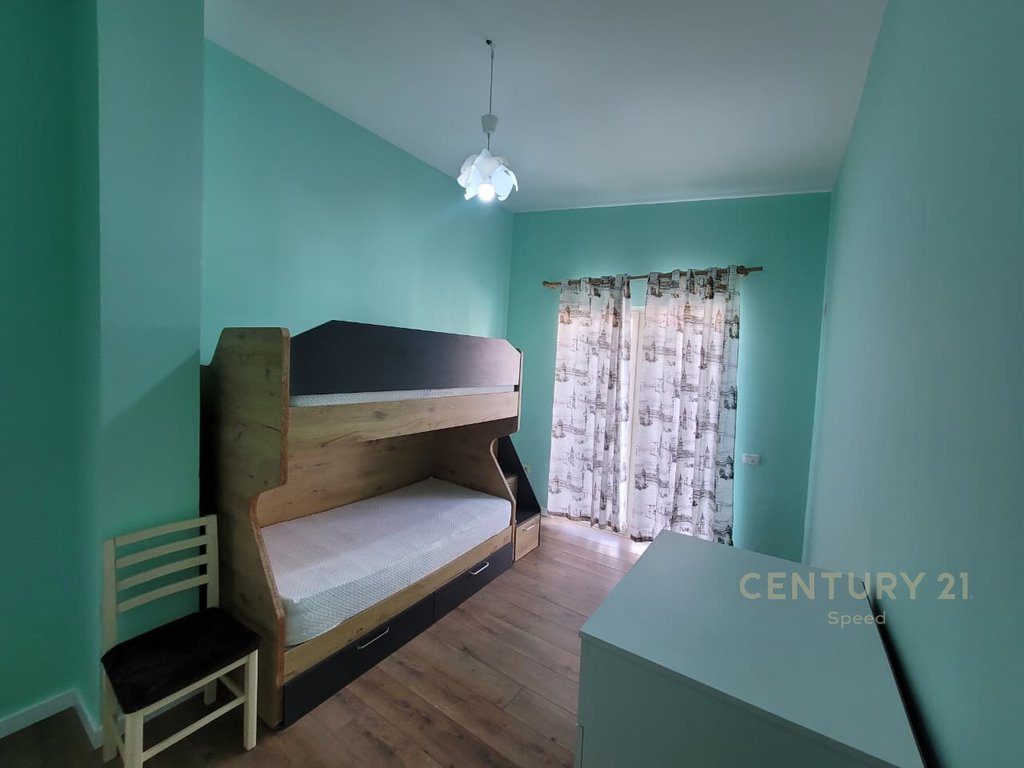 Jepet me qira apartament 2+1 me verandë në Fresk!! 3
