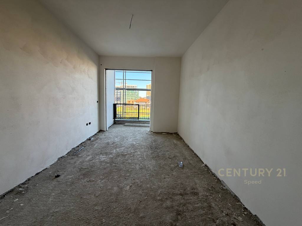 Apartament 3+1+2 ne Paskuqan, ne fund te Bulevardit te Ri! 3