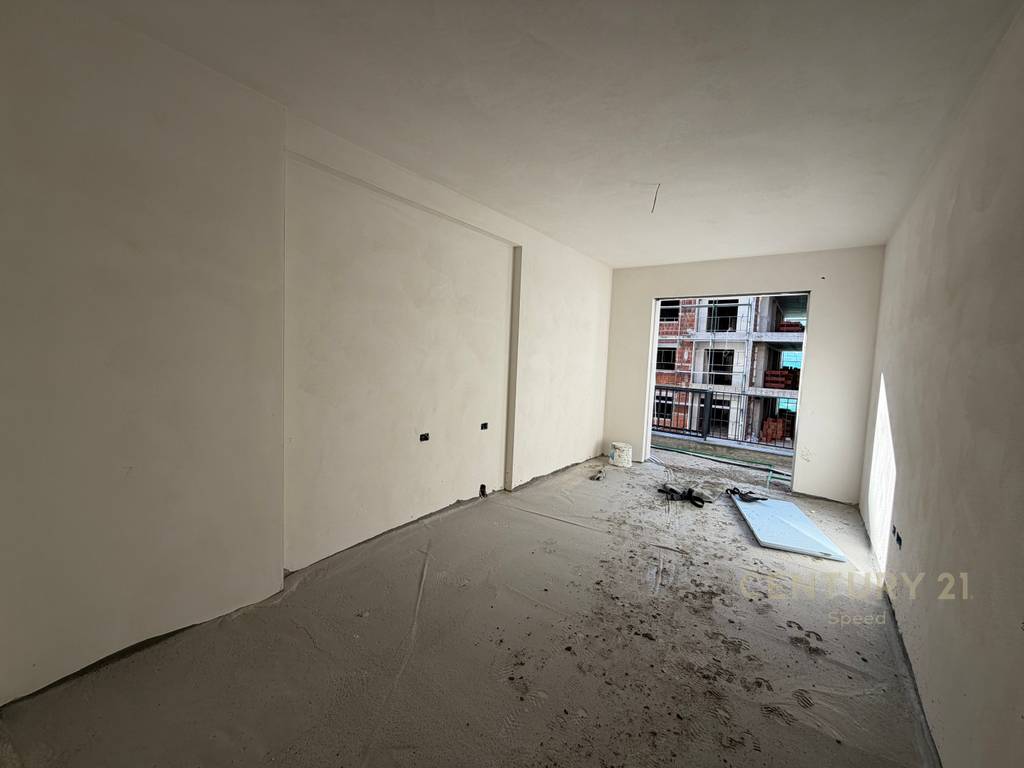 Apartament 2+1+2 ne Pakuqan, prane Bulevardit te ri! 4