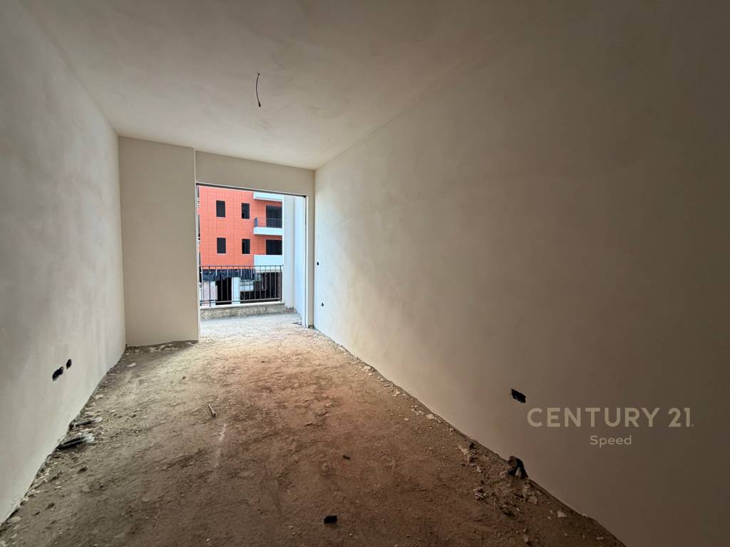 Apartament 2+1 ne Paskuqan, ne fund te Bulevardit te Ri! 3