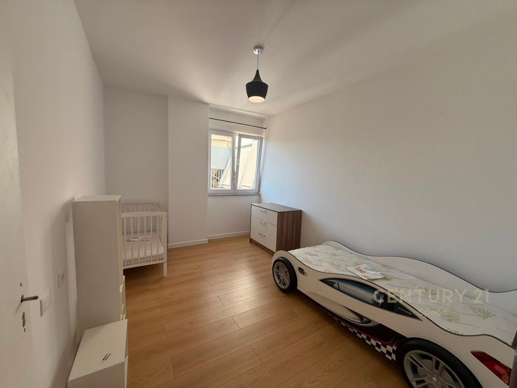 Jepet me Qira Apartament 2+1+2 në Yzberisht!