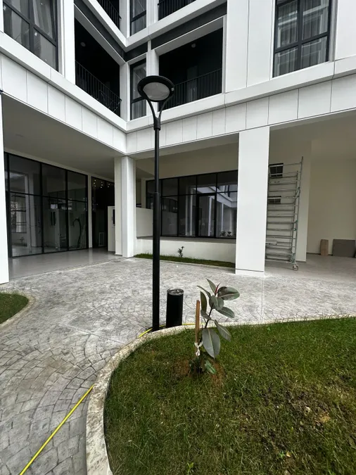 Store to rent Komuna e Parisit - Kristal Center (Tirana - city)
