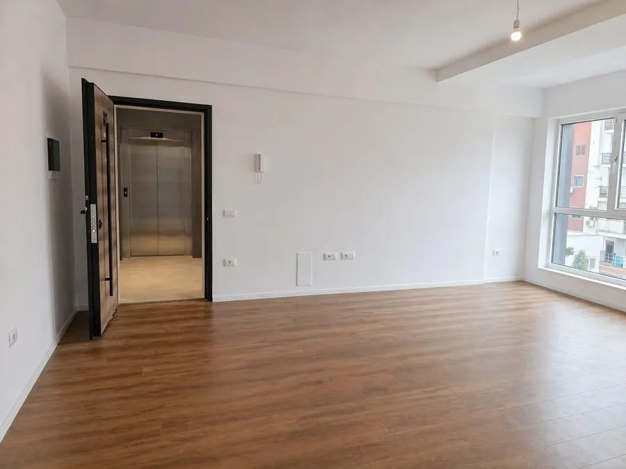 Office to rent Kavaja Str. - 21 Dhjetori (Tirana - city) 2