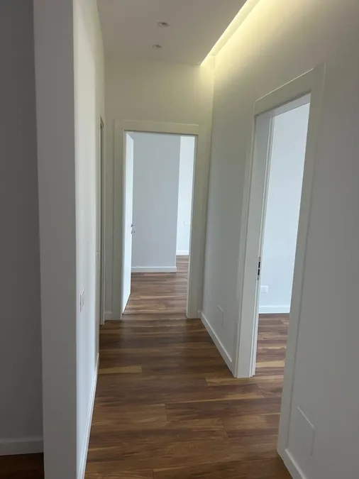 Office to rent Komuna e Parisit - Kristal Center (Tirana - city) 2
