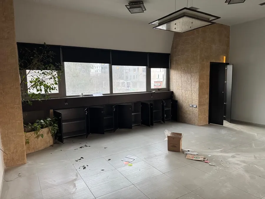 Office to rent Kavaja Str (Tirana - city) 4