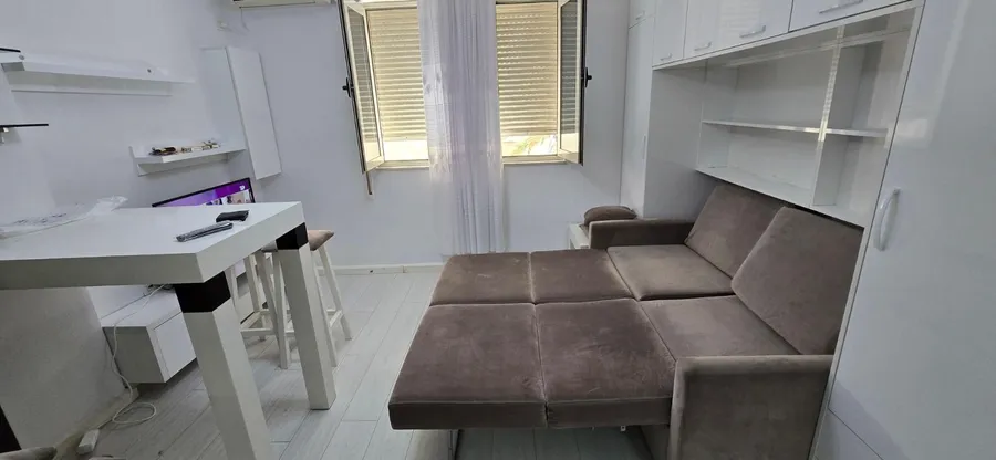 Studio Flat to rent Komuna e Parisit - Kristal Center (Tirana - city) 2