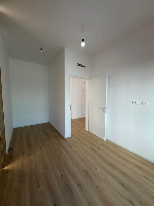 Office to rent Ali Demi (Tirana - city) 2