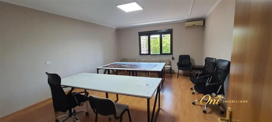 Office to rent Center (Tirana - city) 3