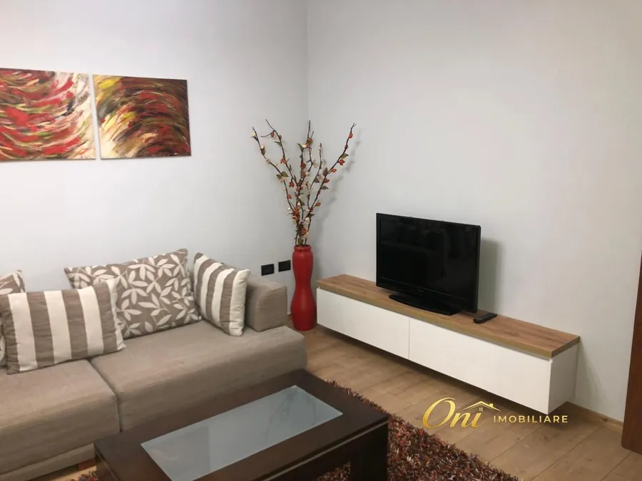 Apartment to rent Myslym Shyri Str. (Tirana - city) 2
