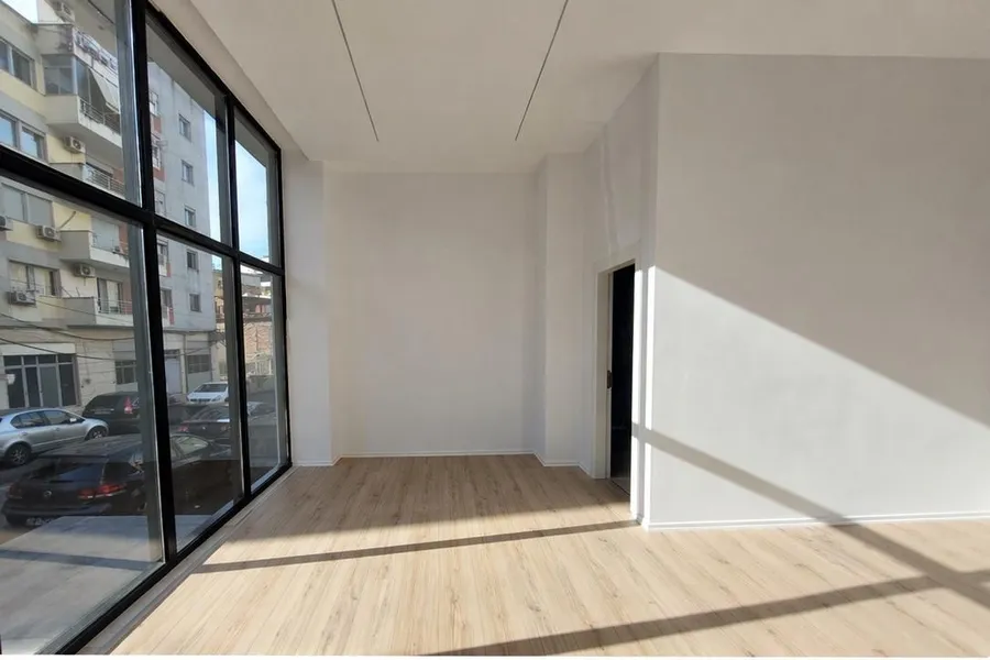 Store to rent Mine Peza - Fortuzi Str. (Tirana - city)