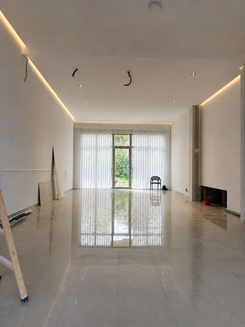Store to rent Komuna e Parisit - Kristal Center (Tirana - city)