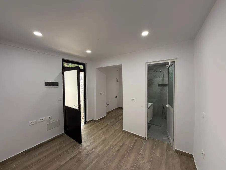 Business to rent Ali Demi (Tirana - city) 4