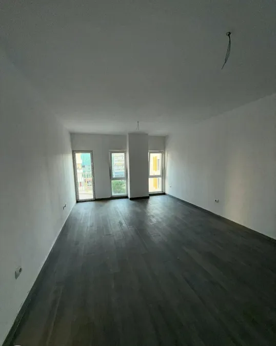 Office to rent Zogu i Zi (Tirana - city) 2