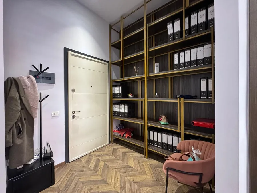 Office to rent Kavaja Str (Tirana - city) 3