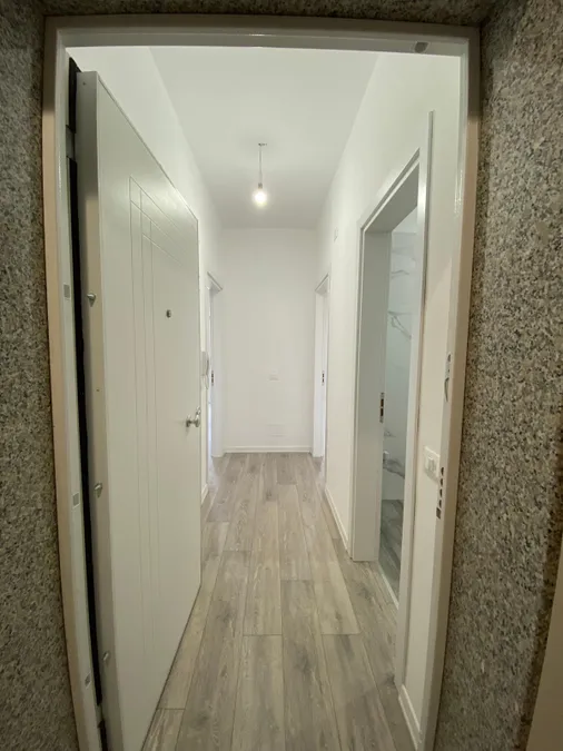 Office to rent Komuna e Parisit - Kristal Center (Tirana - city) 4