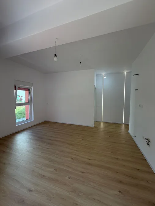 Office to rent Ali Demi (Tirana - city)