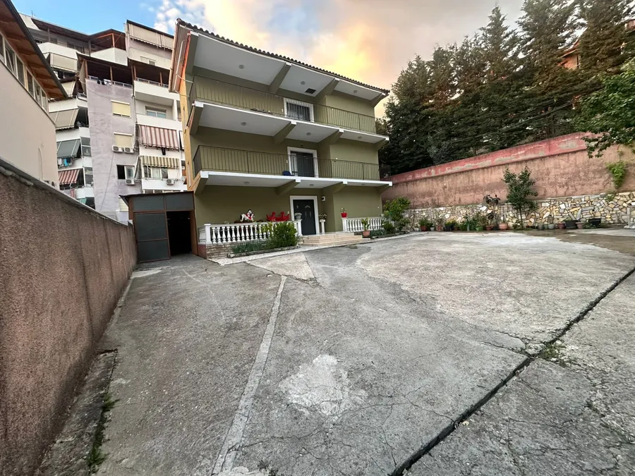 Villa to rent Fresku - Linze (Tirana - city)