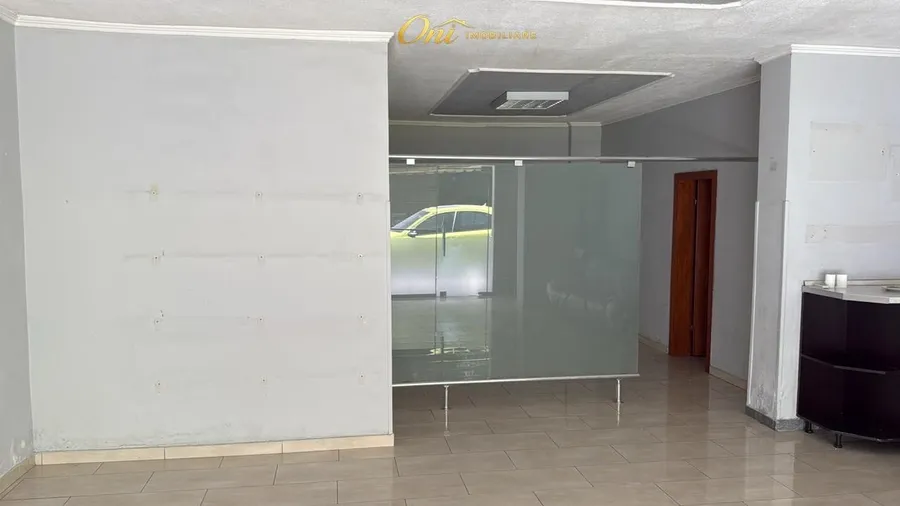 Store to rent Wilson Square (Tirana - city) 3