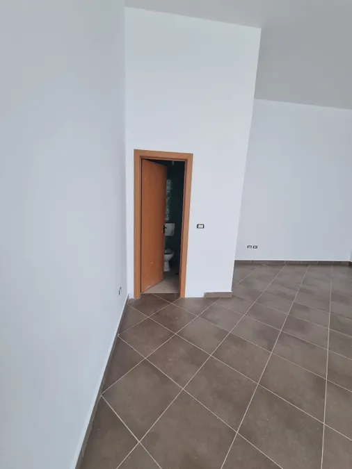 Store to rent Astiri - Unaza e Re (Tirana - city) 4