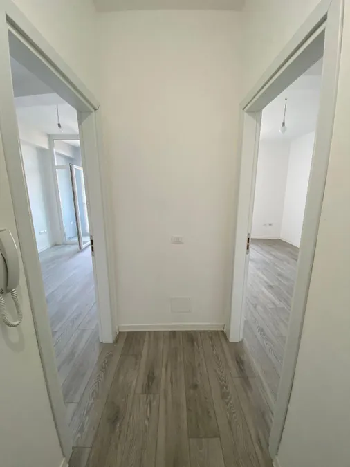 Office to rent Komuna e Parisit - Kristal Center (Tirana - city) 3