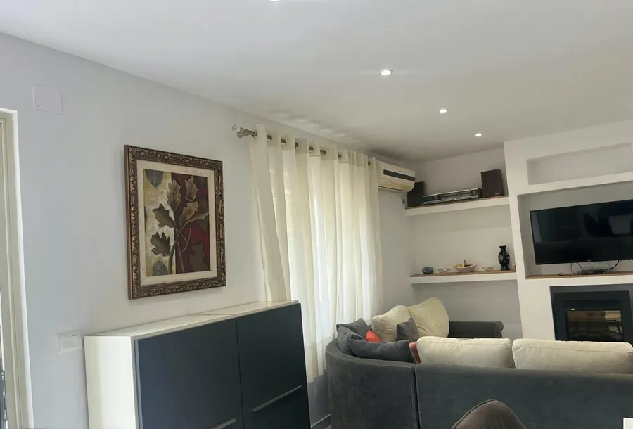 Apartment to rent 5 Maji Str. - Siri Kodra - Durresi Restaurant (Tirana - city) 4
