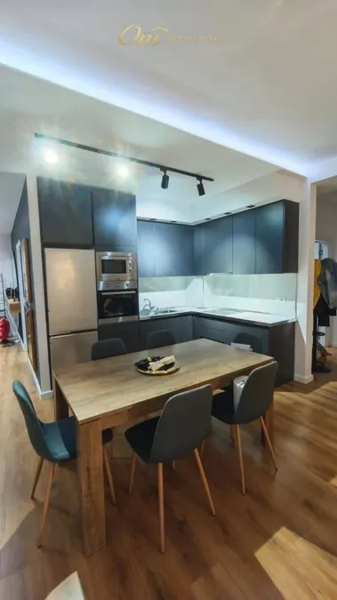 Apartment to rent Komuna e Parisit - Kristal Center (Tirana - city)