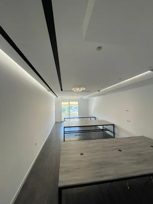 Office to rent Komuna e Parisit - Kristal Center (Tirana - city) 3