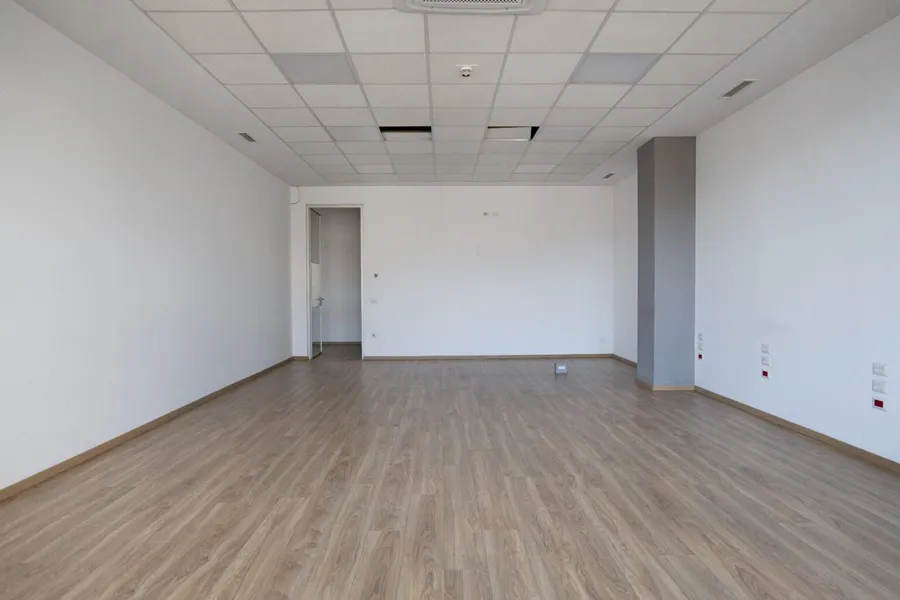 Office to rent Ali Demi (Tirana - city) 2