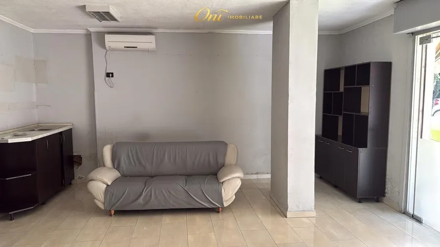 Store to rent Wilson Square (Tirana - city)