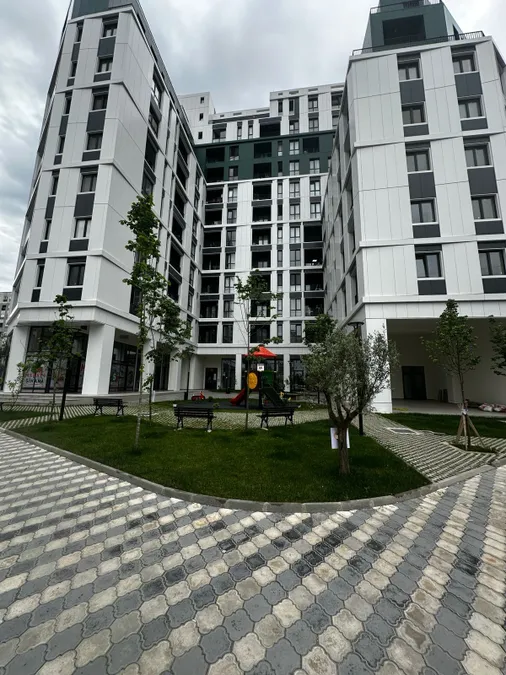 Store to rent Komuna e Parisit - Kristal Center (Tirana - city) 2