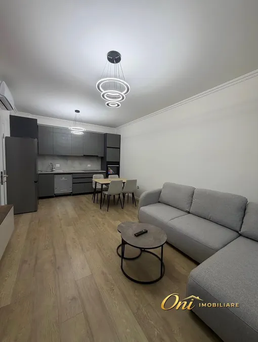 Apartment to rent Komuna e Parisit - Kristal Center (Tirana - city)