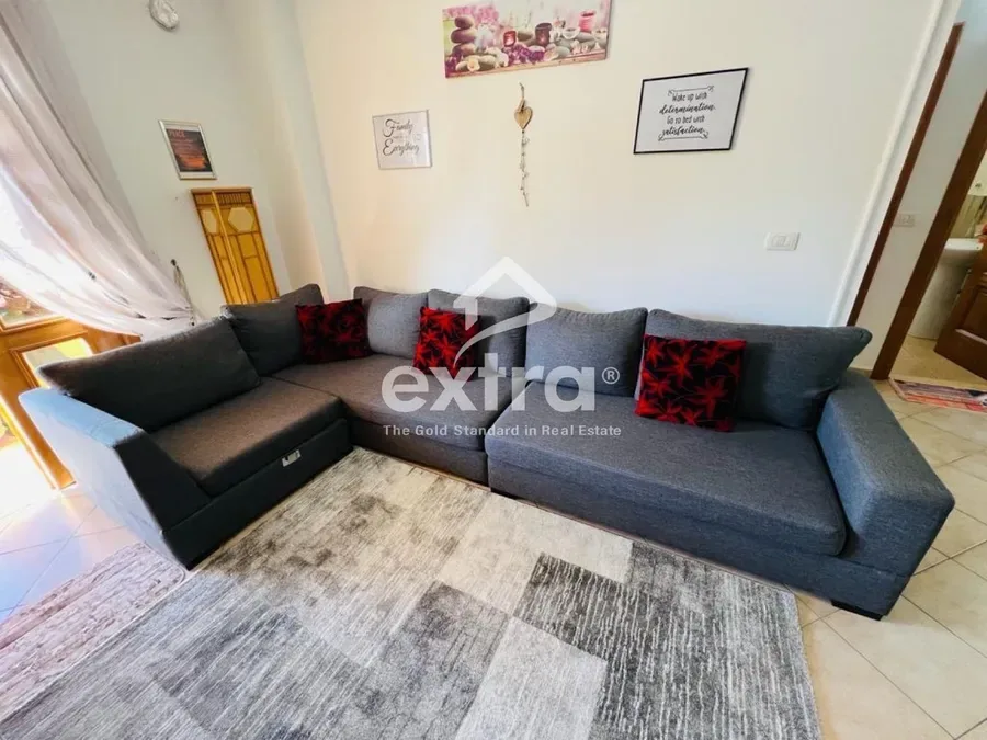 Jepet me qira apartament 2+1 prane Katedrales 2