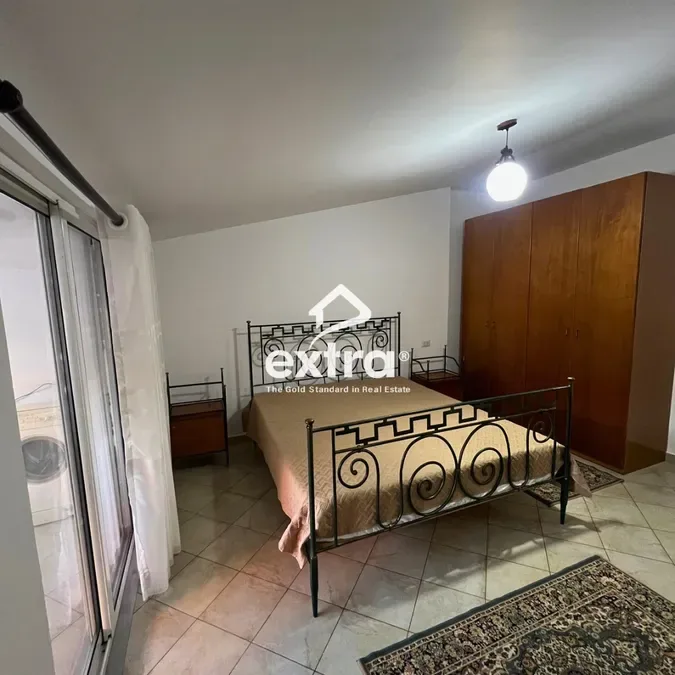 🔥QIRA 2+1🔥 📍Ruga Fortuzi,Tirane 📐Sipërfaqe: 120m2 🛋️ 1 Sallon + kuzhinë 🛏️ 2 Dhoma gjumi 🚽 1 Tualet * Mobiluar * Locacion shum te mire * 5min 4