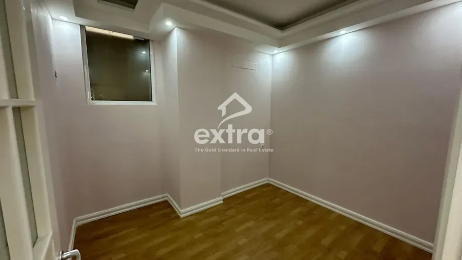 Apartament 2+1 kati 2 me garazh per qera Katedralja