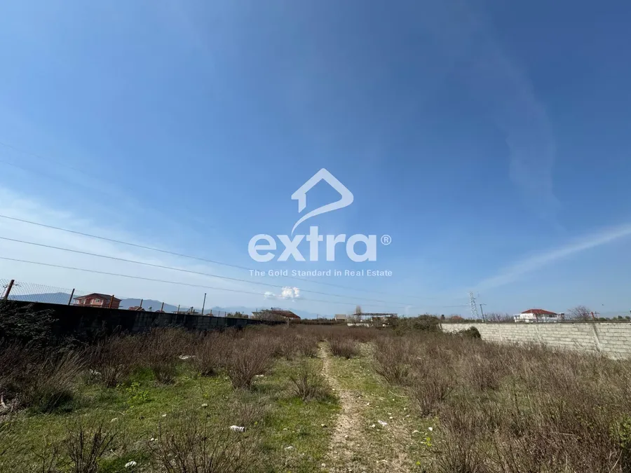 Shitet toke ne bardhaj 140.000 €