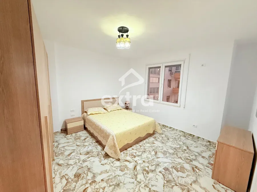 Apartament 2+1 per qera prane Teatrit 4